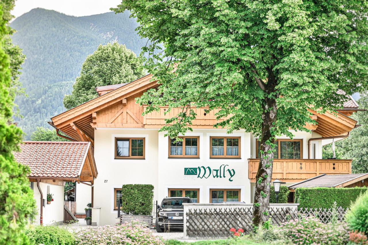 Ferienwohnungen "Zur Wally" Гармиш-Партенкирхен Экстерьер фото